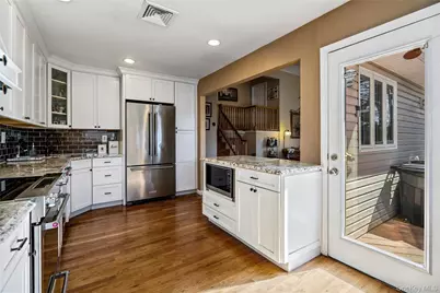 5 Martin Lane, Old Bethpage, NY 11804 - Photo 10