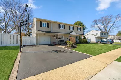 5 Martin Lane, Old Bethpage, NY 11804 - Photo 2