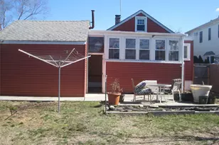 704 Prospect Pl, Bellmore, NY 11710 - Photo 14