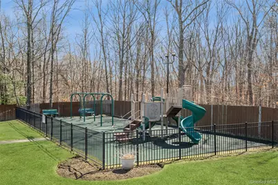 460 Old Town Road #20F, Port Jefferson Station, NY 11776 - Photo 20