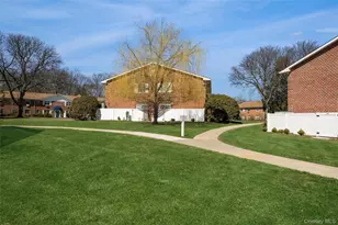 460 Old Town Rd, Port Jefferson Station, NY 11776 - Photo 16