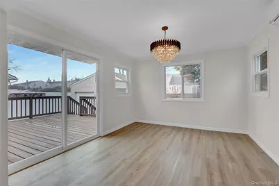 449 N Indiana Avenue, Lindenhurst, NY 11757 - Photo 14