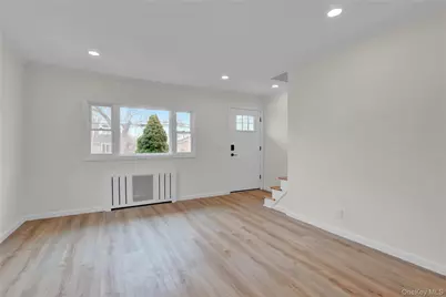 449 N Indiana Avenue, Lindenhurst, NY 11757 - Photo 8