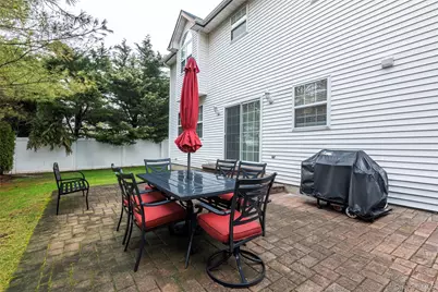 161 Cranberry Court, Melville, NY 11747 - Photo 4