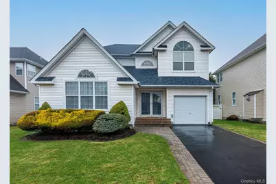 161 Cranberry Court, Melville, NY 11747 - Photo 2