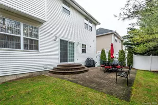 161 Cranberry Ct, Melville, NY 11747 - Photo 6