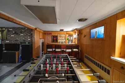 2637 Lexington Avenue, East Meadow, NY 11554 - Photo 32