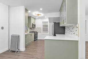 93-42 204th St, Hollis, NY 11423 - Photo 8