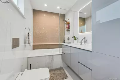 21 Terrell Lane, Hicksville, NY 11801 - Photo 14