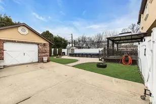 21 Terrell Ln, Hicksville, NY 11801 - Photo 22