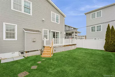 84 Barnes Street, Long Beach, NY 11561 - Photo 4