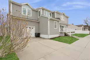 84 Barnes St, Long Beach, NY 11561 - Photo 2