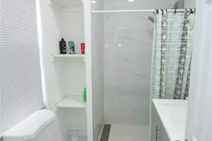 91-18 173rd St, Jamaica, NY 11432 - Photo 32