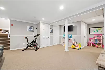 45 Winthrop Road, Plainview, NY 11803 - Photo 24