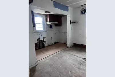 48 Pleasant Avenue, Roosevelt, NY 11575 - Photo 6