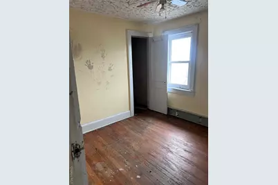 48 Pleasant Avenue, Roosevelt, NY 11575 - Photo 10