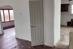 48 Pleasant Ave, Roosevelt, NY 11575 - Photo 4