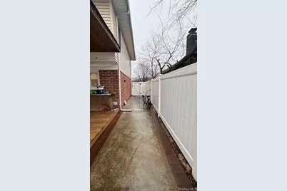 1240 Langdon Boulevard, Rockville Centre, NY 11570 - Photo 24