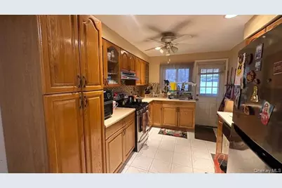 1240 Langdon Boulevard, Rockville Centre, NY 11570 - Photo 6