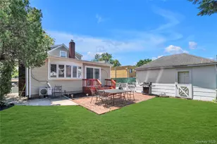 130 Custer Ave, Williston Park, NY 11596 - Photo 16