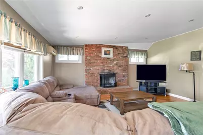130 Custer Avenue, Williston Park, NY 11596 - Photo 8