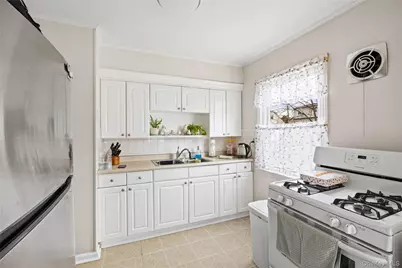 282 Caryl Drive, Lawrence, NY 11559 - Photo 8