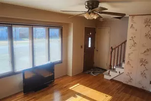 6 Bogardus Rd, Fishkill, NY 12524 - Photo 2