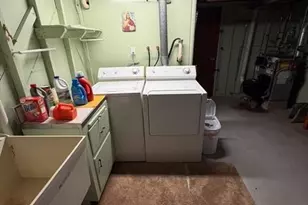 118 Carol Rd, East Meadow, NY 11554 - Photo 16