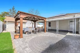 3 Dubois Ave, Amityville, NY 11701 - Photo 4