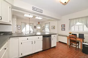 146 Kildare Rd, Garden City, NY 11530 - Photo 12