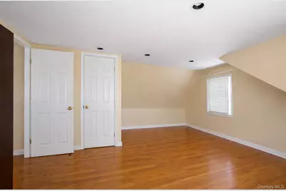 93 Birch Avenue E, Farmingdale, NY 11735 - Photo 8