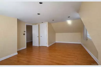 93 Birch Avenue E, Farmingdale, NY 11735 - Photo 10