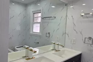 57-18 Hewlett St, Little Neck, NY 11362 - Photo 20