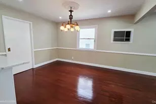 57-18 Hewlett St, Little Neck, NY 11362 - Photo 18