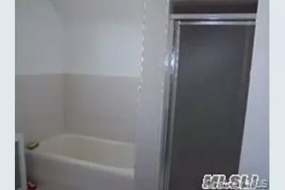 127 Gordon Road, Valley Stream, NY 11581 - Photo 6