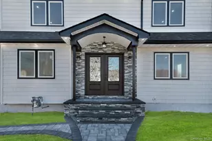 9 Park E, New Hyde Park, NY 11040 - Photo 4