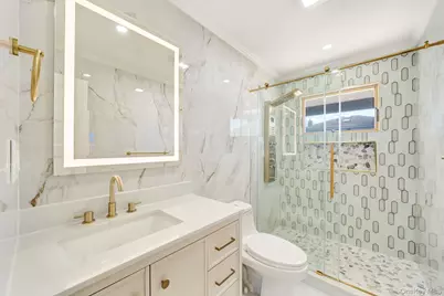 9 Park E, New Hyde Park, NY 11040 - Photo 16