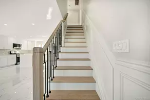 9 Park E, New Hyde Park, NY 11040 - Photo 6