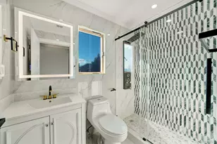 9 Park E, New Hyde Park, NY 11040 - Photo 20