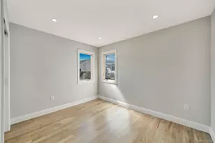 9 Park E, New Hyde Park, NY 11040 - Photo 18