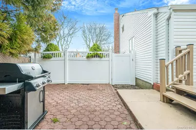 12 Crabapple Lane, Commack, NY 11725 - Photo 34