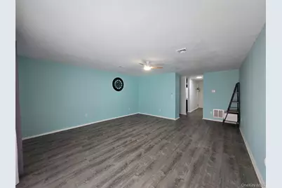 184 Deer Ct Drive, Middletown, NY 10940 - Photo 2