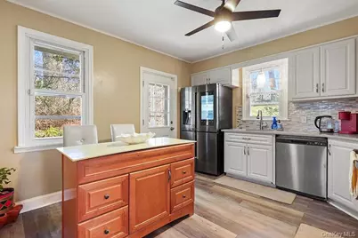 199 South Road, White Plains, NY 10603 - Photo 6