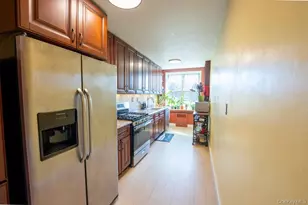 1304 Midland Ave, Yonkers, NY 10704 - Photo 8