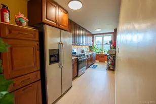 1304 Midland Ave, Yonkers, NY 10704 - Photo 12