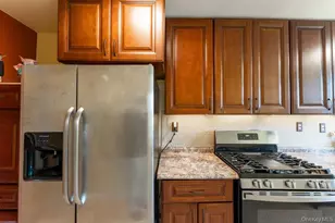 1304 Midland Ave, Yonkers, NY 10704 - Photo 10