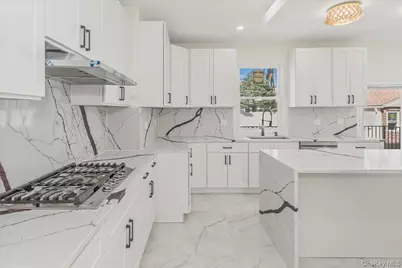 3 Cornell Avenue, Hicksville, NY 11801 - Photo 6