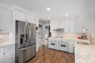 60 Ridge Dr, Plainview, NY 11803 - Photo 6