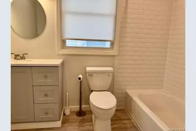 9 Greenwich Avenue, Bayville, NY 11709 - Photo 12