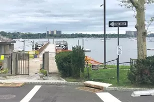 3-40 Manor Rd, Douglaston, NY 11363 - Photo 28